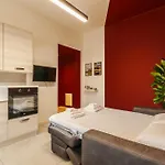 Tosa - Free Wifi, Air Conditioning & Private Parking