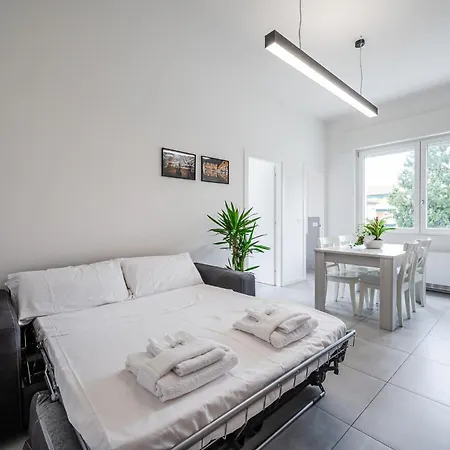 Tosa - Free Wifi, Air Conditioning & Private Parking Apartment