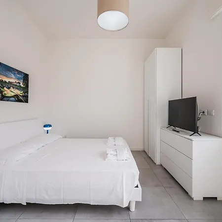 Tosa - Free Wifi, Air Conditioning & Private Parking * Imola