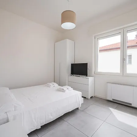 Apartment Tosa - Free Wifi, Air Conditioning & Private Parking *