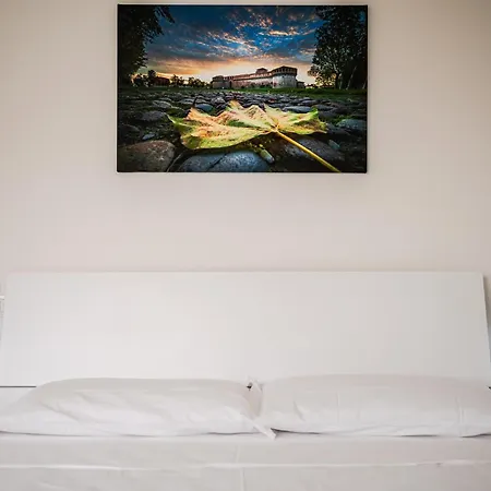 Tosa - Free Wifi, Air Conditioning & Private Parking