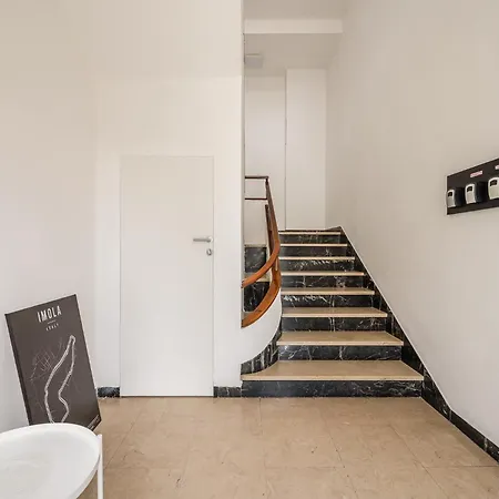 Tosa - Free Wifi, Air Conditioning & Private Parking