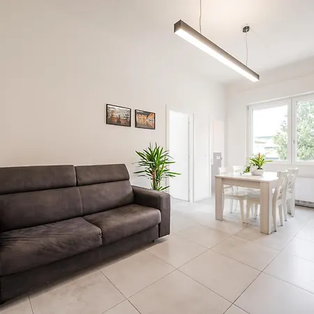 Tosa - Free Wifi, Air Conditioning & Private Parking Lägenhet *