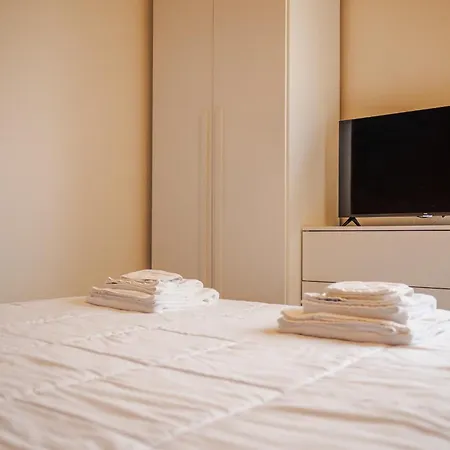 Tosa - Free Wifi, Air Conditioning & Private Parking Apartman Imola