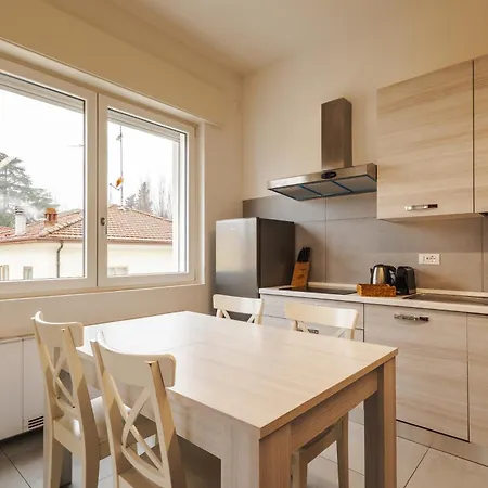 Tosa - Free Wifi, Air Conditioning & Private Parking
