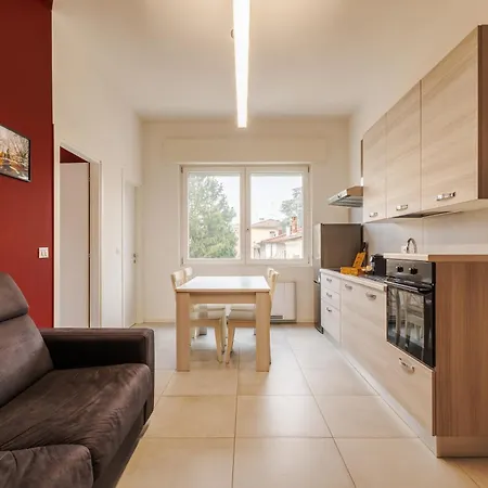 Tosa - Free Wifi, Air Conditioning & Private Parking Apartmán