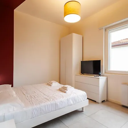 Tosa - Free Wifi, Air Conditioning & Private Parking