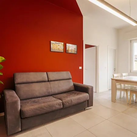Tosa - Free Wifi, Air Conditioning & Private Parking