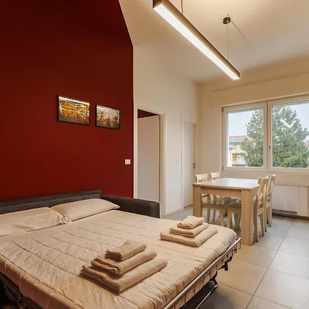 Apartmán Tosa - Free Wifi, Air Conditioning & Private Parking *