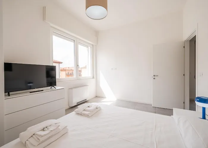 Apartamento Tosa - Free Wifi, Air Conditioning & Private Parking Imola
