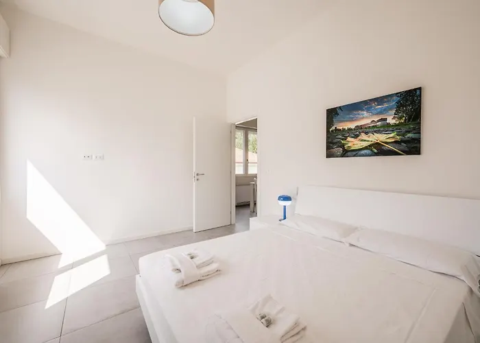 Tosa - Free Wifi, Air Conditioning & Private Parking