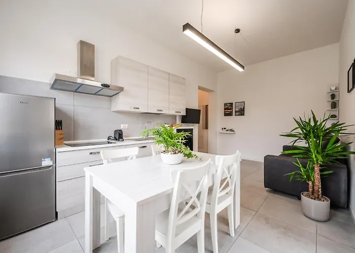 Tosa - Free Wifi, Air Conditioning & Private Parking Apartman *