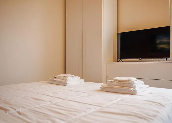 Tosa - Free Wifi, Air Conditioning & Private Parking Apartman Imola